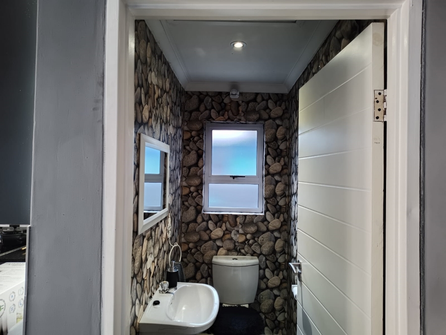 To Let 2 Bedroom Property for Rent in Heather Park Western Cape